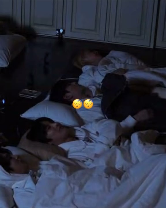 Poor baby Hannie🥹 #hanjisung #changbin #hyunjin #leeknow #bangchan #straykids #skz