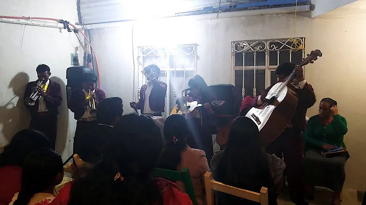 Ananas y Safira (Mariachi tesoros de Dios)