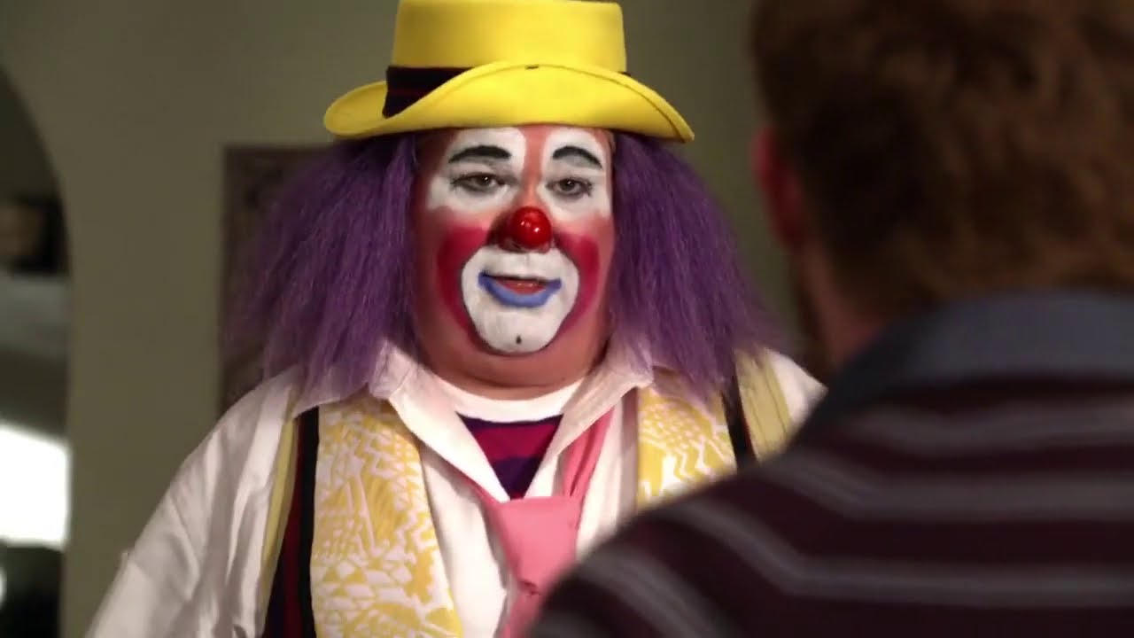 Modern Family 1x09 Meet Fizbo the Clown YouTube