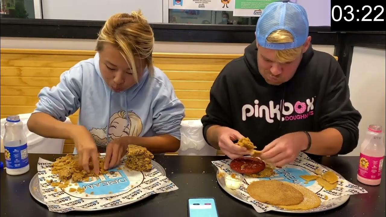10 MASSIVE COOKIES CHALLENGE at Cookie Munchers in Orlando, Florida!! ft Blaine RainaisCrazy