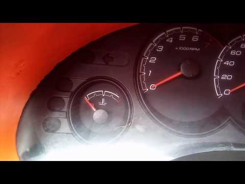 Vídeo: Por que meu carro hesita quando o AC está ligado?
