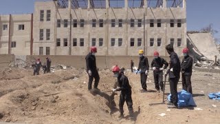 Con los cadáveres resurge terror del EI en ciudad siria de Raqa Con los cadáveres resurge terror del EI en ciudad siria de Raqa