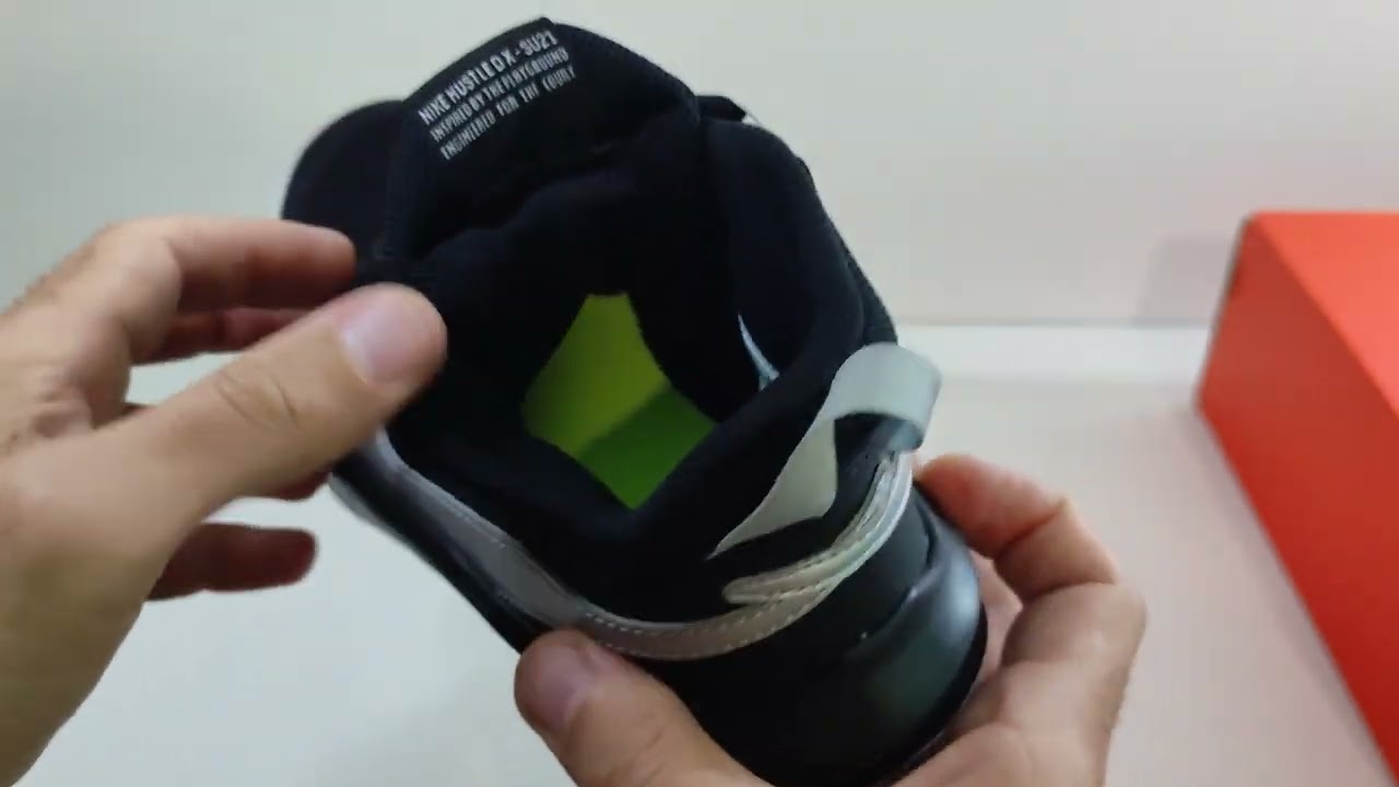 NIKE TEAM HUSTLE D 10 GS BLACK METALLIC SILVER CW6735004/НАЙК  ТИМ ХАСТЛ БЛЭК МЕТАЛЛИК СИЛВЕР