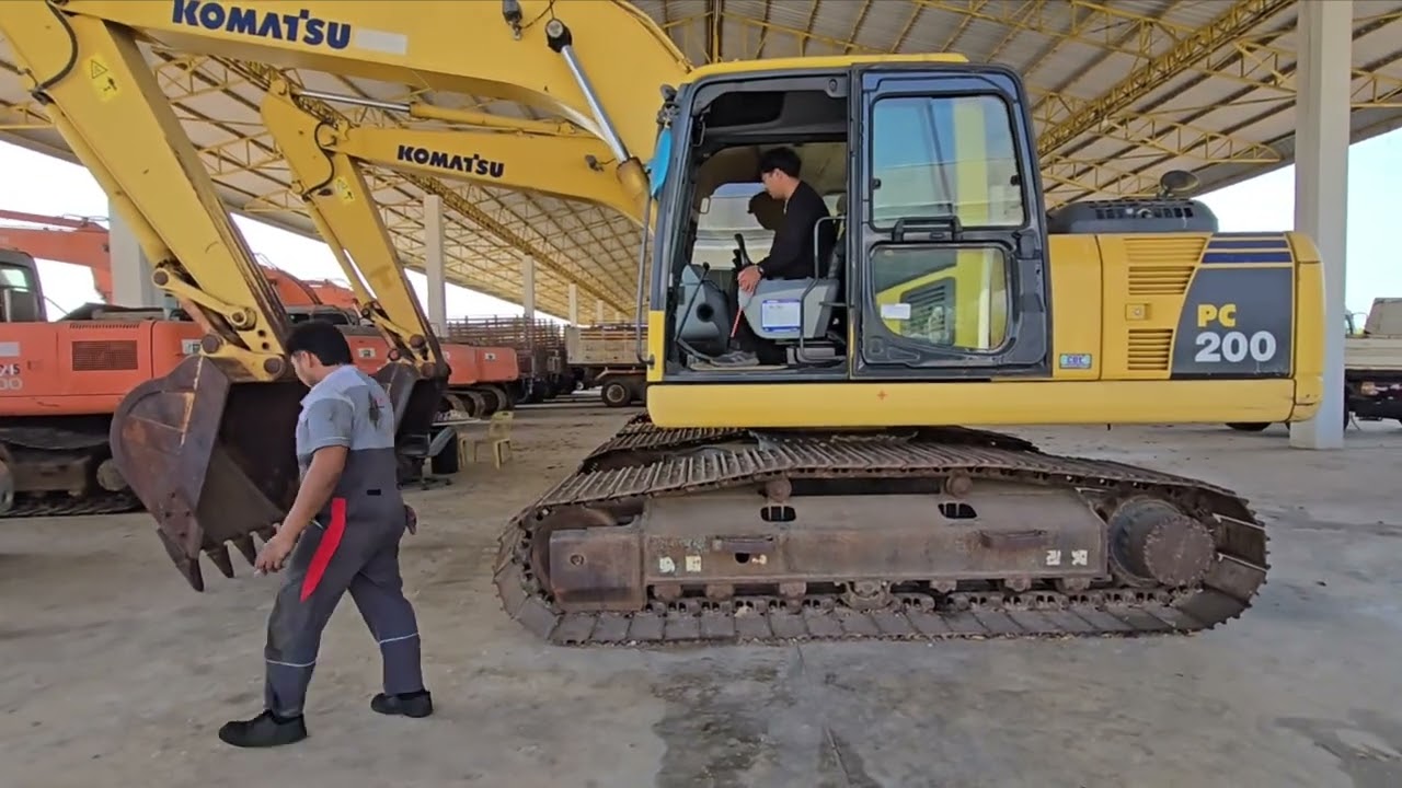 เสียงเป็นเอกลักษณ์จิงๆ เจ้า KOMATSU PC200-8 หลังจากมาหลายปี 0625870434 เก่ง 