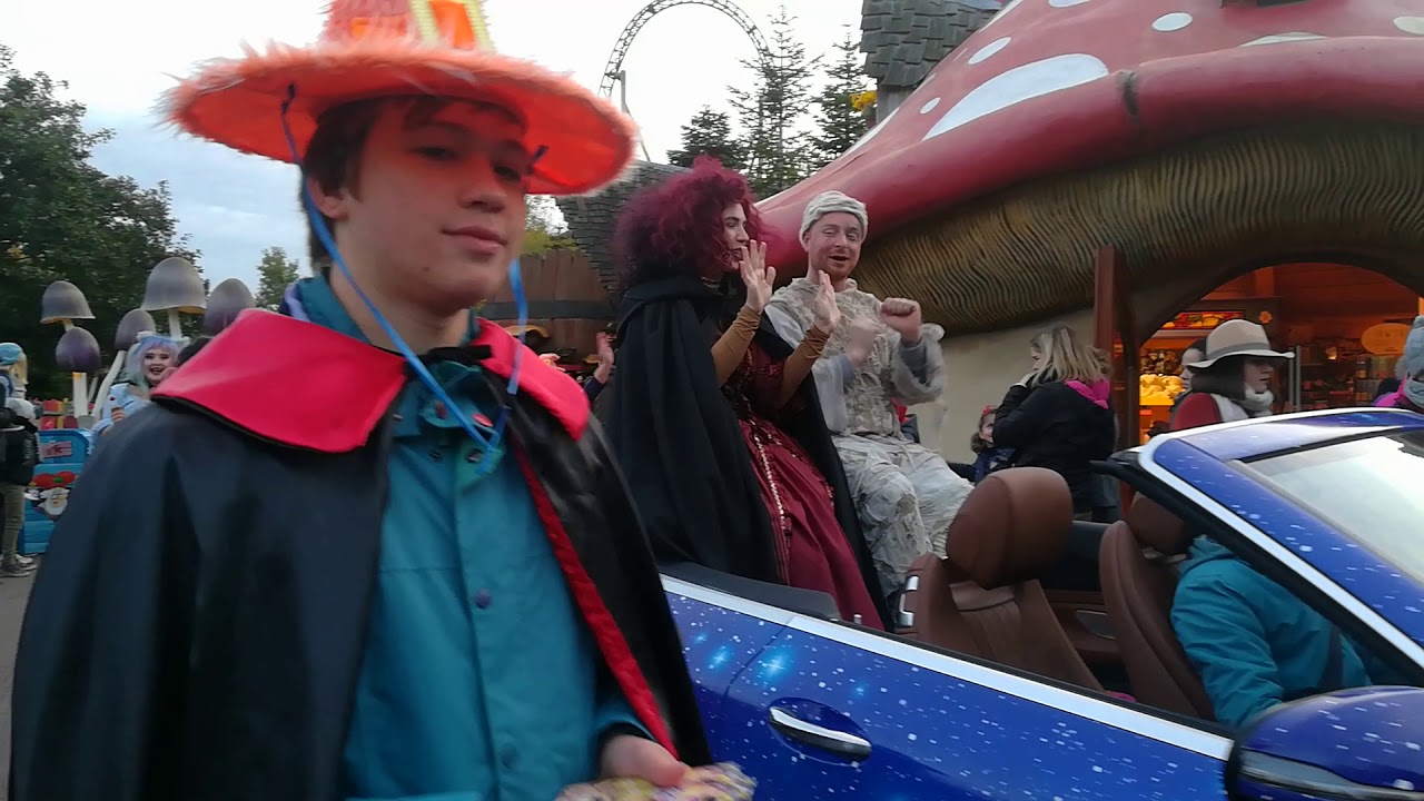 Plopsa parade met 4ever en Nachtwacht - YouTube