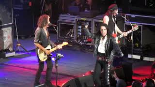 Hollywood Vampires &quot;We Gotta Rise&quot; Live - at The Greek Theatre 2019