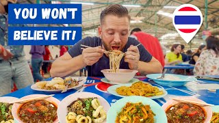 YOU WON"T BELIEVE THIS BANGKOK MARKET 🤯🇹🇭 Crazy Cheap Thai Food in Central Bangkok ฝรั่งกินอาหารไทย