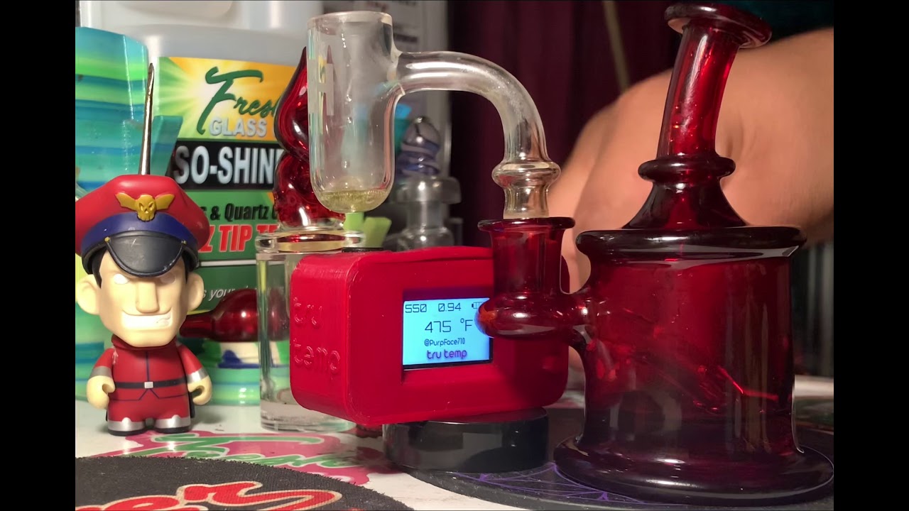 Low temp dab using the Joel Halen round bottom 20mm paired with a Rich Brian Spinner cap