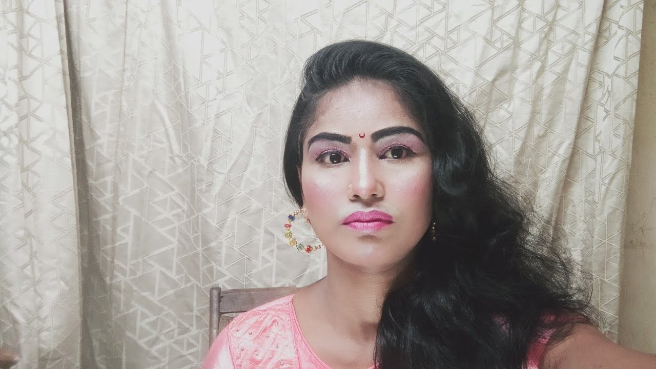 मेकअप की शुरुआत कैसे करेmakeup ki shuruaat kaise karenpink kapde per