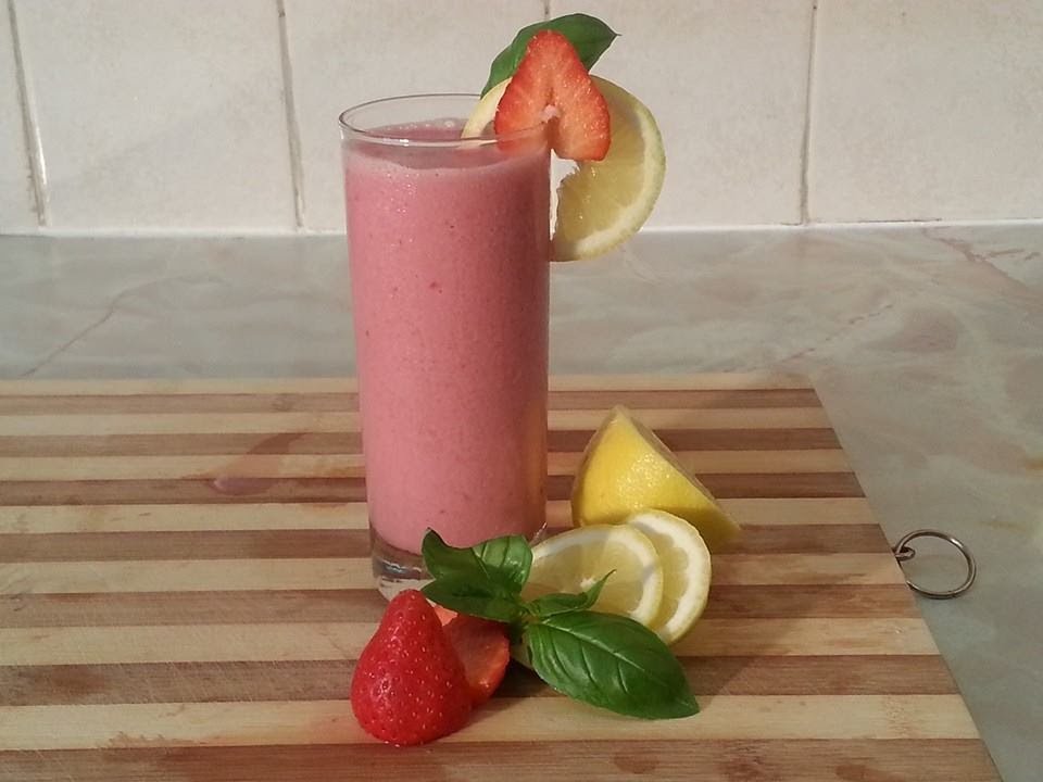Strawberry Smoothie Summer Drinks | Recipes By Chef Ricardo | Chef Ricardo Cooking