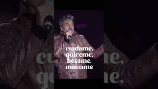 Sabes que te estás enamorando cuando suena #LaLadrona en tu playlist.