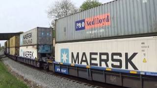 Csx Q130 and Q400 passing through Shen