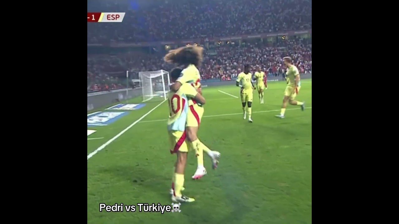 best midfielder in the world😭