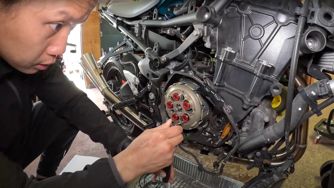 Slipper Clutch, Brembo RCS, Quickshifter, Bike's Looking RACEY - Kawasaki Ninja 400 | Race Bike Ep 4