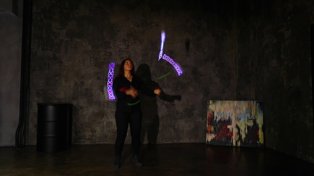 🔥Girl and 3 poi spinning with Digital Ignis poi