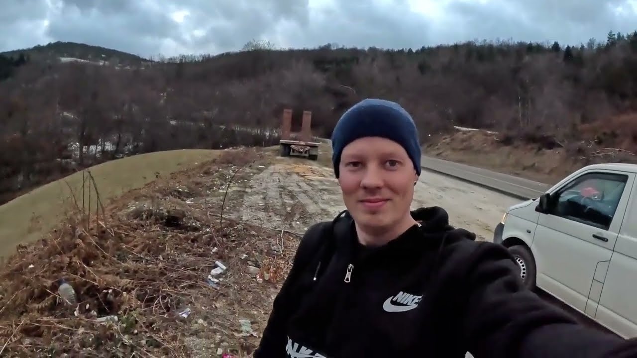 obytnou dodavkou do Ciernej Hory problemy na hranici.