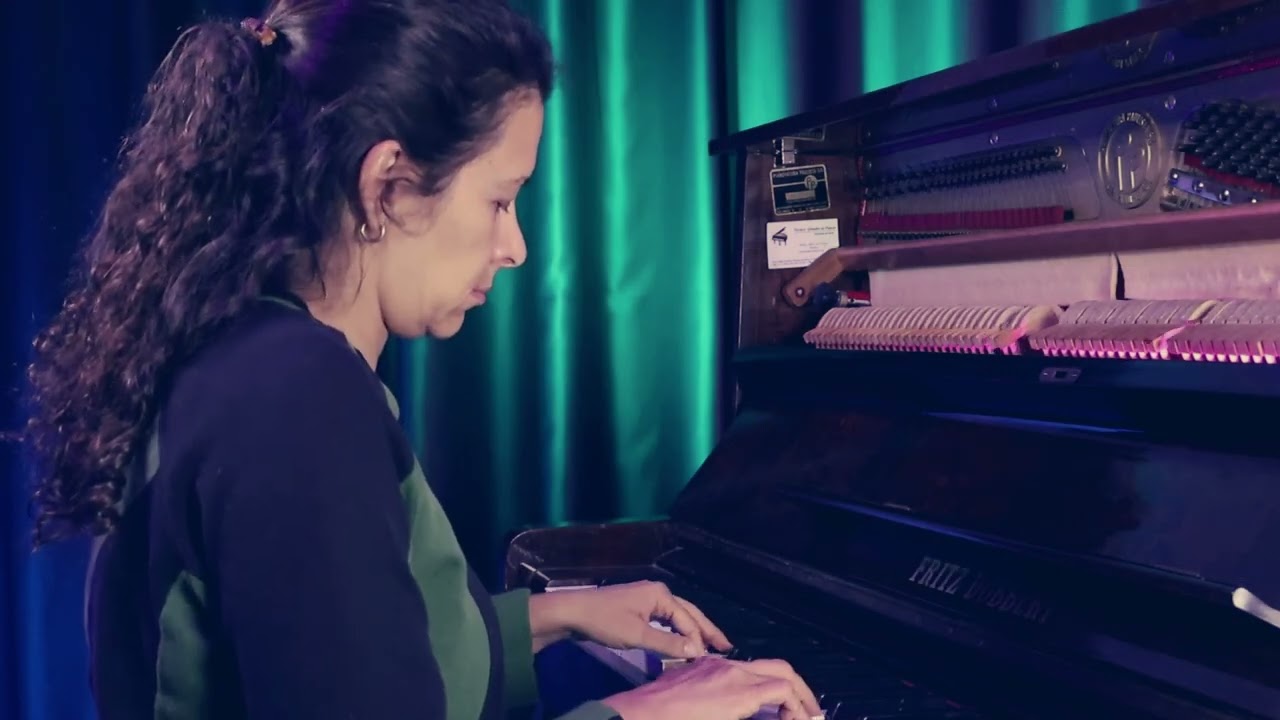 Blue Moon - Piano Cover by Vanessa