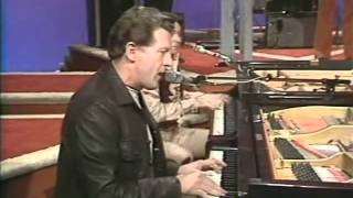 Vignette de la vidéo "Jerry Lee Lewis & Mickey Gilley - Medley"