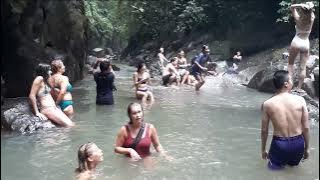 Artis Bcl & Ariel Noah pakai Bikini di Air Terjun Bali Indonesia