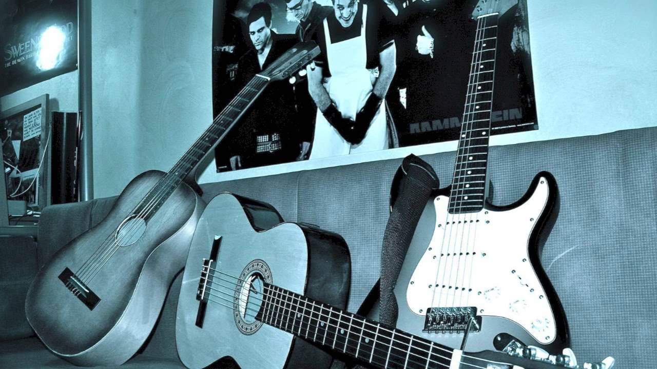 Indie Acoustic Pop Guitar Backing Track In F Mixolydian