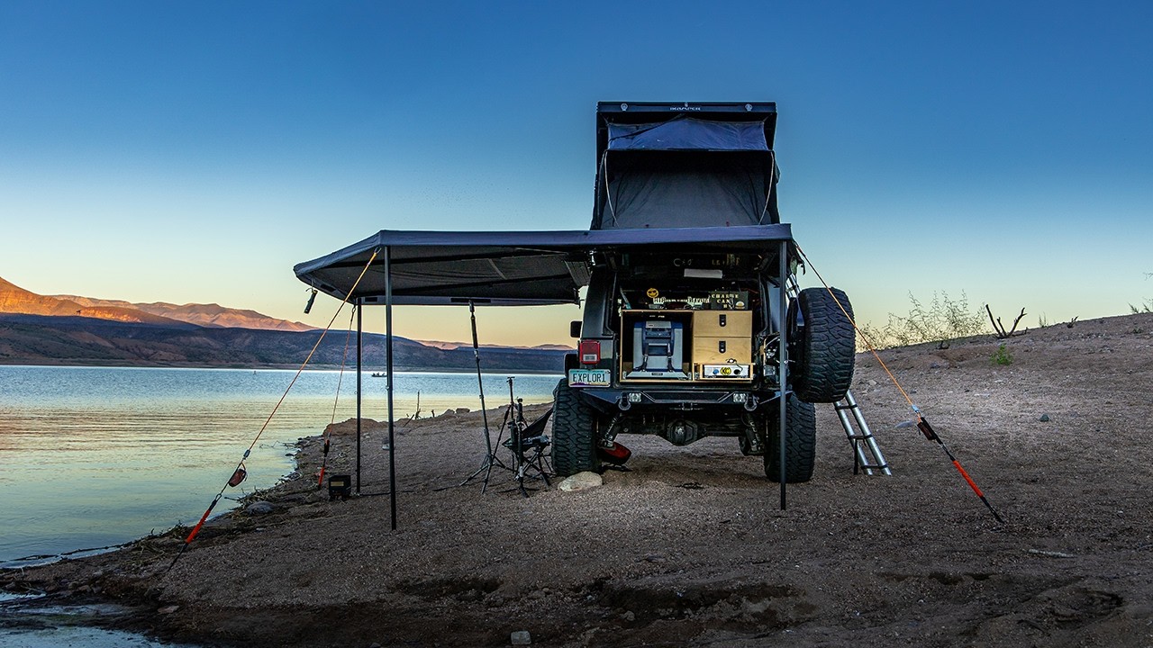 Одиночный кемпинг на озере Рузвельт, Аризона | Джип-тур, простая организация и виды на набережную