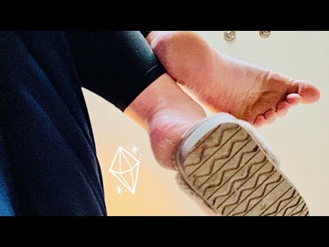 Foot Watch 👀 slippers and sole scrunchies