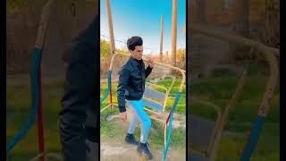 دريت #كرار_ثائر على مرجوحه وجابها صغيره لئن اني قزمه 😂😂 screenshot 4