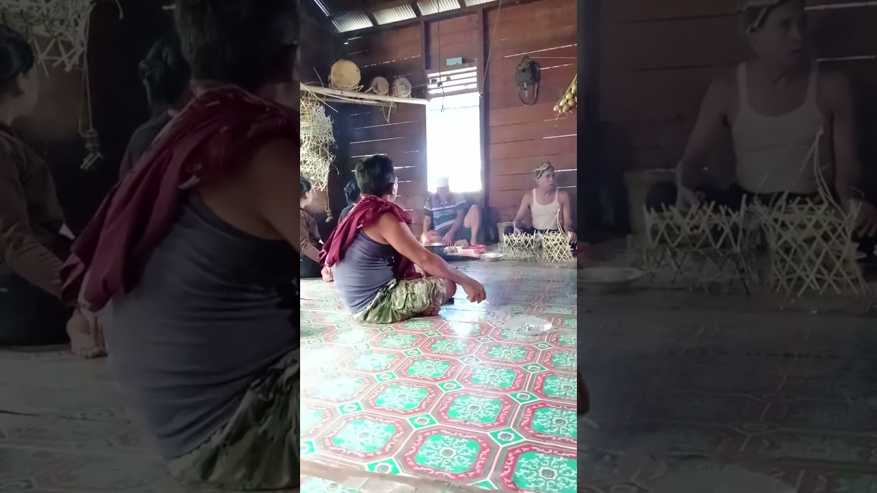 Adat dan budaya. acara ritual kematian (Wara)