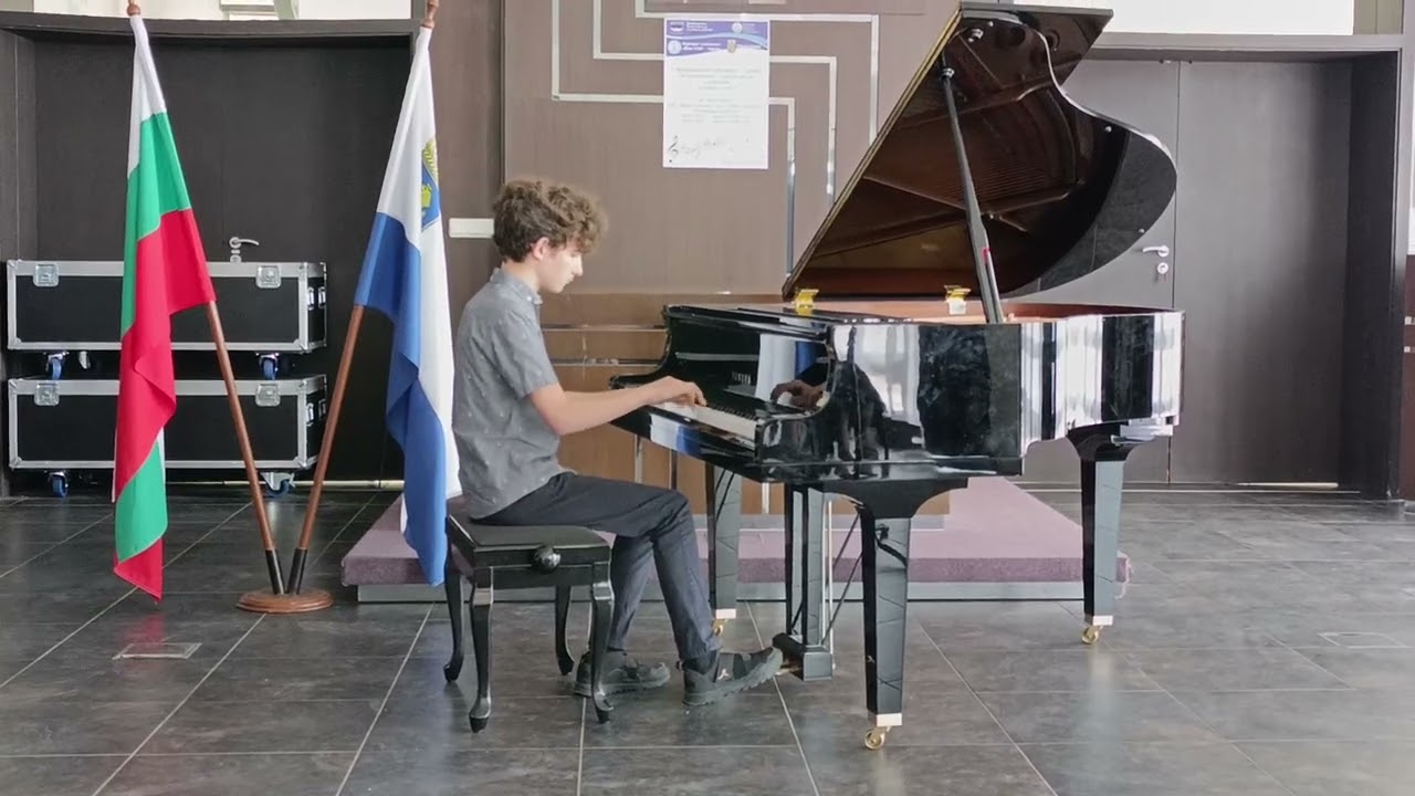 Соната 20, оп.49,  № 2 от Лудвиг Ван Бетовен и Mariage dAmour' от Пол дьо Сеневил