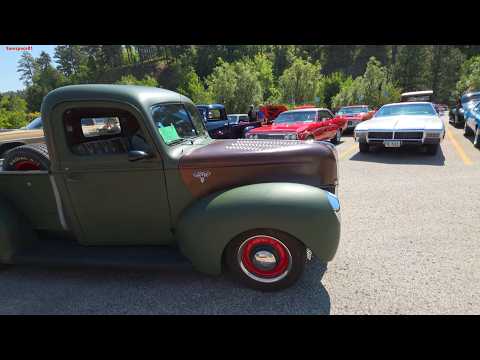 Hundreds of Classic cars & trucks, old cars traffic Kool Deadwood Nites car show week