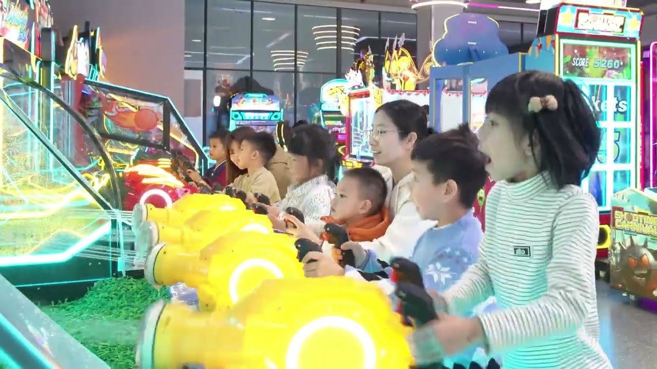 Dino Attack 4PL Water Shooting:Water Guns Blazing! Six Dino Levels, Four Players Fighting Together!