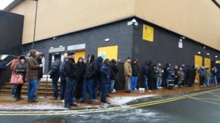 Wolves fans queue for Chelsea FA Cup tickets