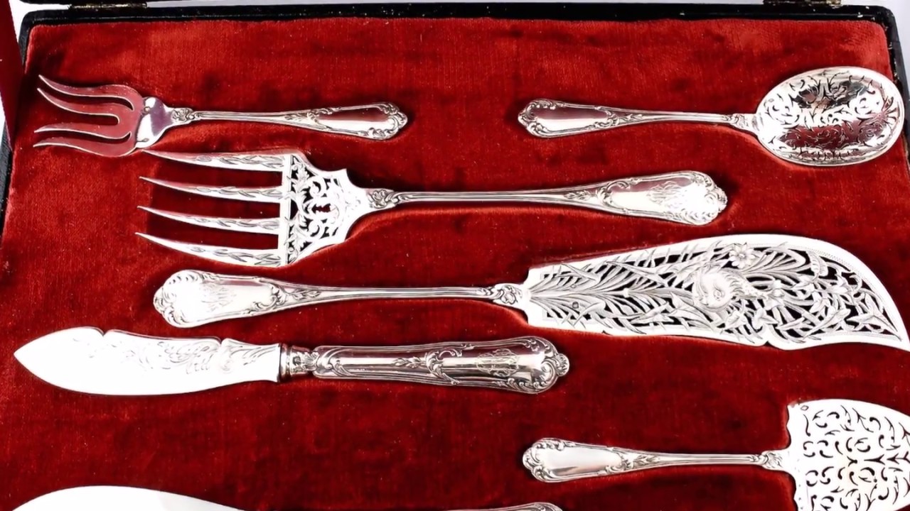 приборы бугатти. полный комплект серебряных столовых приборов на 12 персон кристоффер. столовые приборы средневековья. парадный столовый прибор.