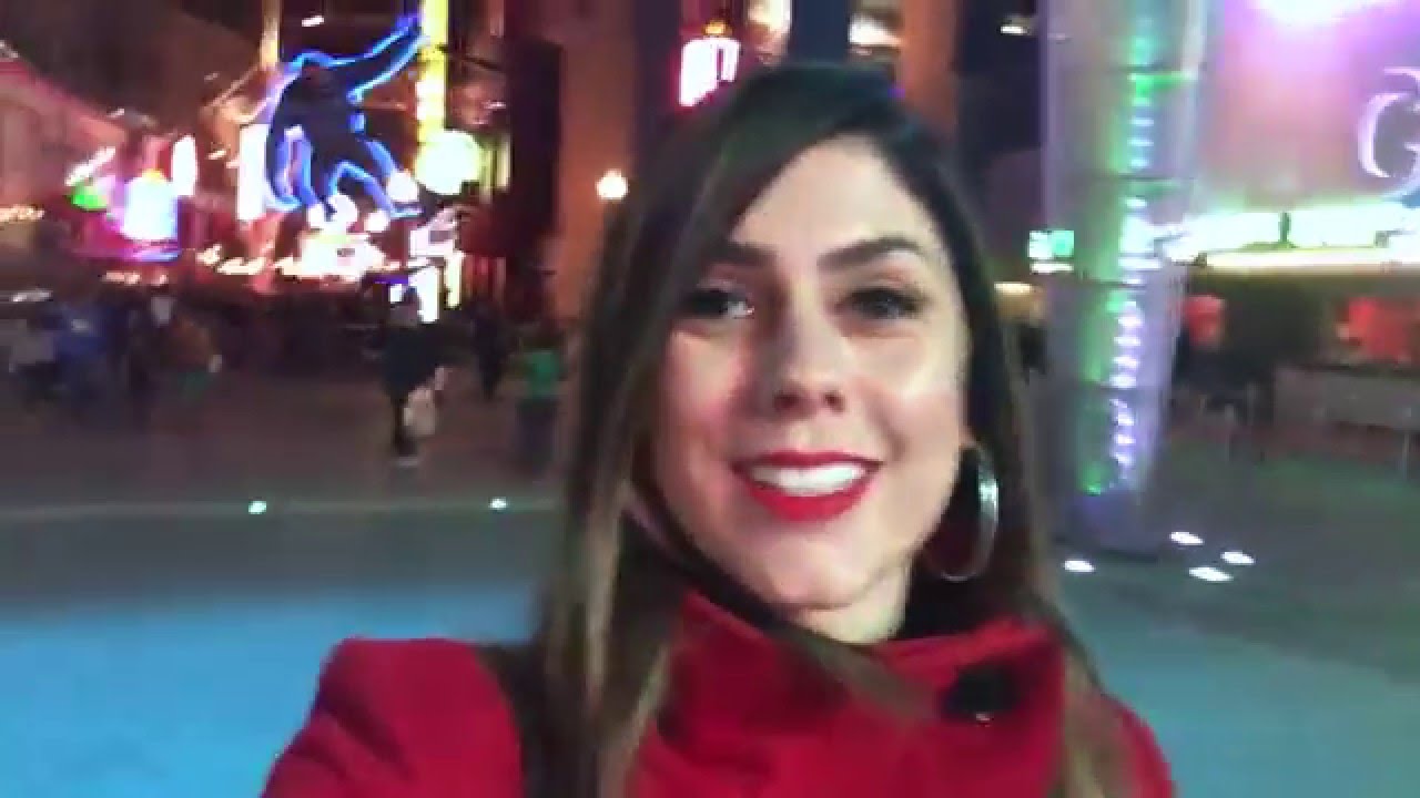 Luana Roloff em Los Angeles - Universal Citywalk