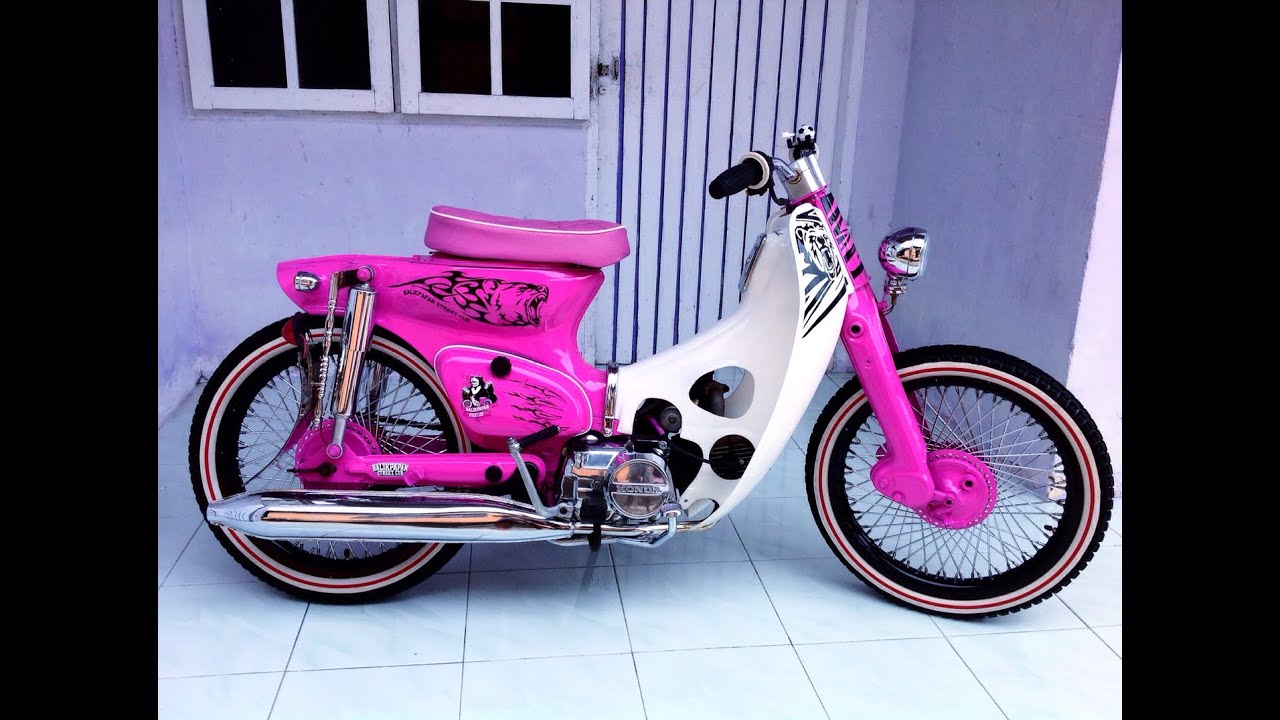 STREET CUB HONDA  C 800 ASTREA PAINTING PINKY BEAR 