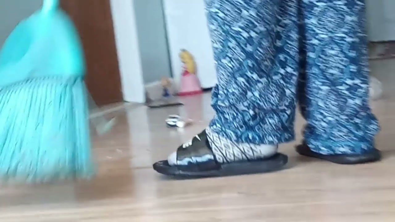 Giantess Flip Flops #46