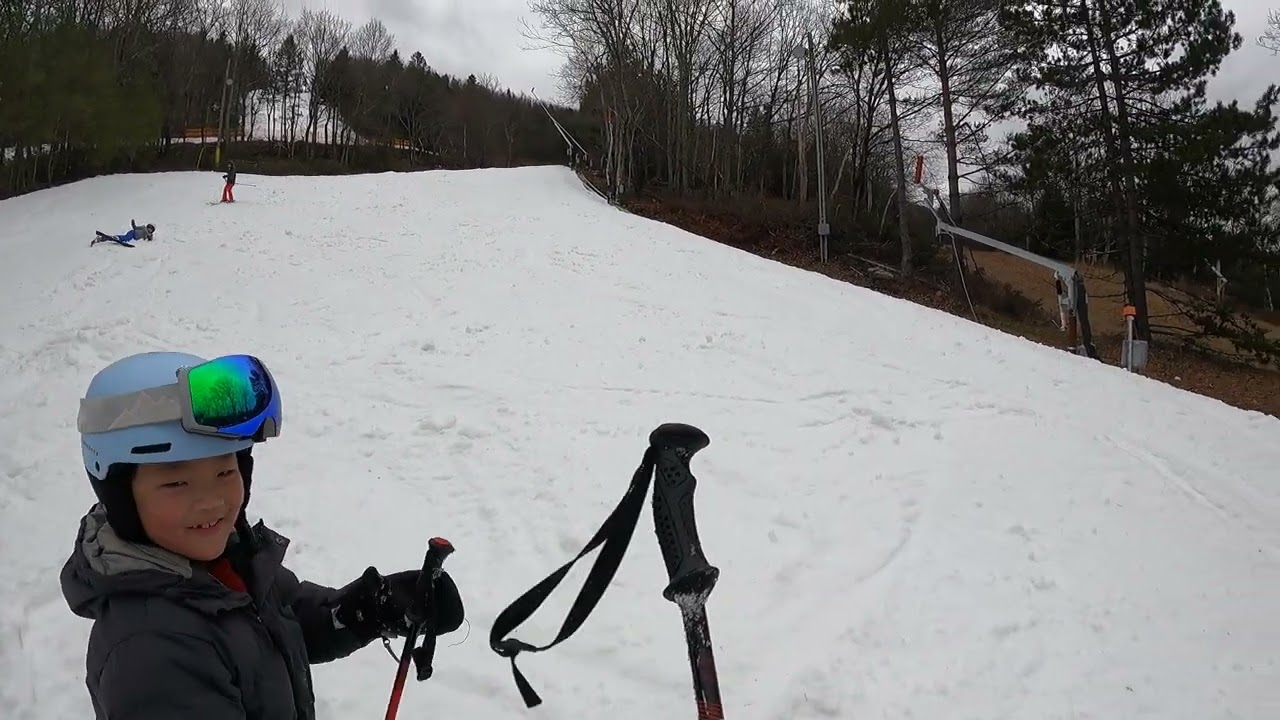 Skiing on camelback mountain resort as a beginner