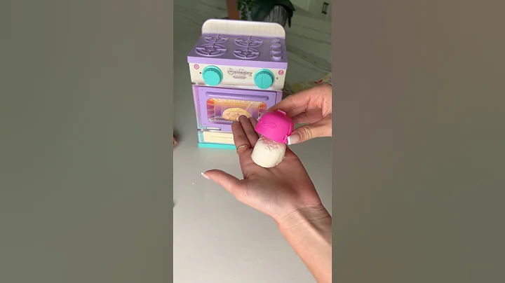 This Oven Bakes Plushies?! Cookeez Makery Review & Unboxing!