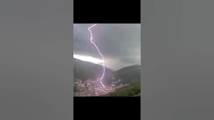Impactante: Rayo cae en una casa y lo captan las cámaras #thunder #thunderstorm #storm #stormchaser