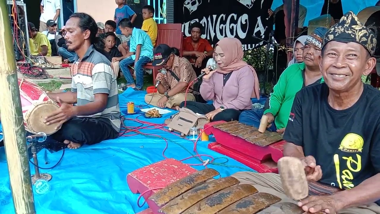 Kesenian Rakyat Seni Jathilan Turonggo Aji Sekretariat Jln 6 unit 4 Rimbo bujang Pimpinan bpk Asrozi