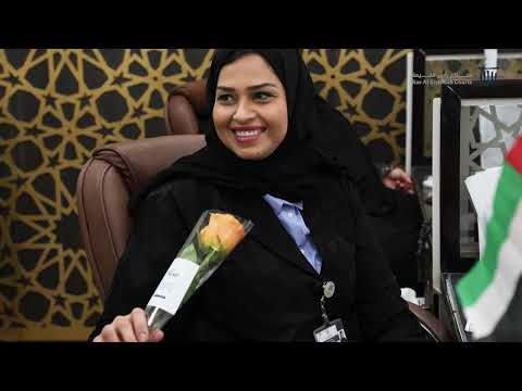 محاكم رأس الخيمة توز ع الورود على موظفيها ابتهاجا بعيد الأضحى
