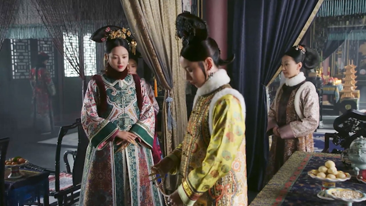 皇后刻意点拨宠妃凭孩子碾压如懿，如懿俯身低语一句提醒，皇后乱了阵脚！