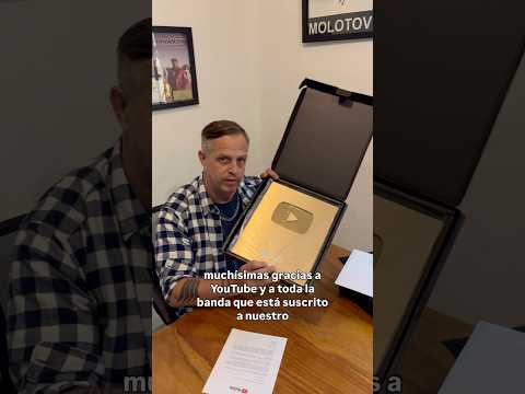 Unboxing nuestros botones, un millón de gracias banda!