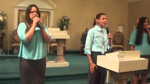 Jonathan Pagan singing break every chain!