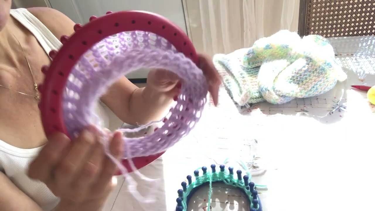 What Can I Make on a 24 Peg Round / Circular Knitting Loom ? Here
