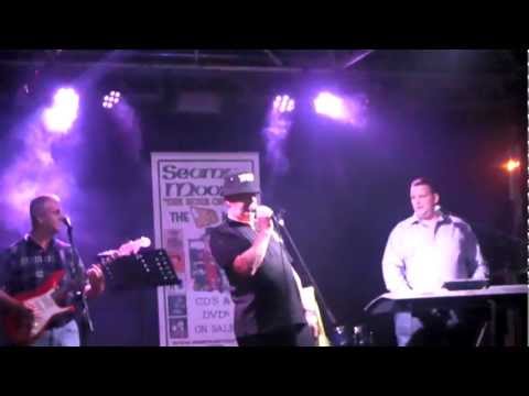 Seamus Moore:TheTransit Van Live:MP4/HD