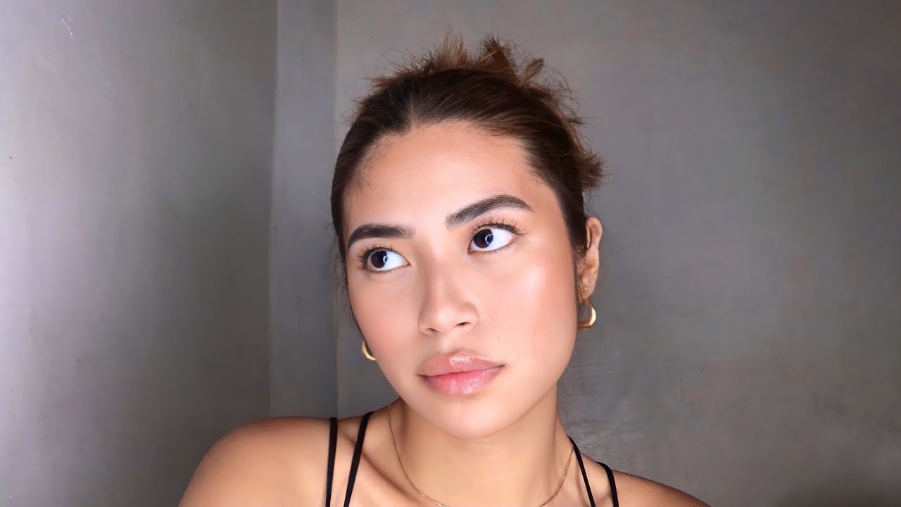 Clean Girl Makeup | Klare Pactores - YouTube