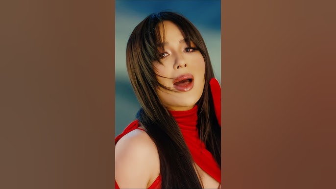 Charlize Theron yalangoch