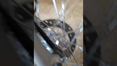 O que passar no aro da moto para não enferrujar?
