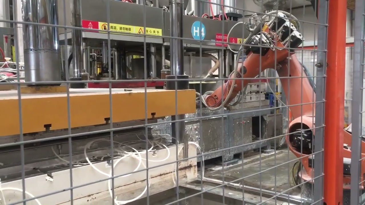 Sugarcane Pulp Tableware Fully Automatic Production Line - Robot Hand